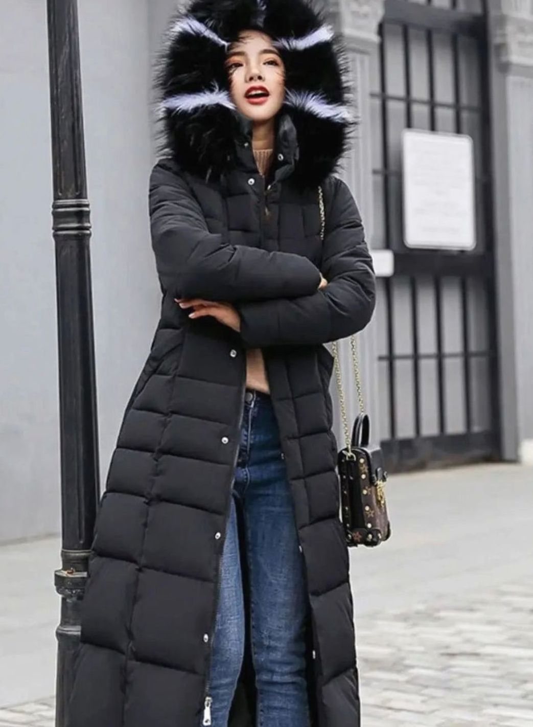 Women's Belted Maxi Quilted Hooded Puffer Coat Fur Trim - Black