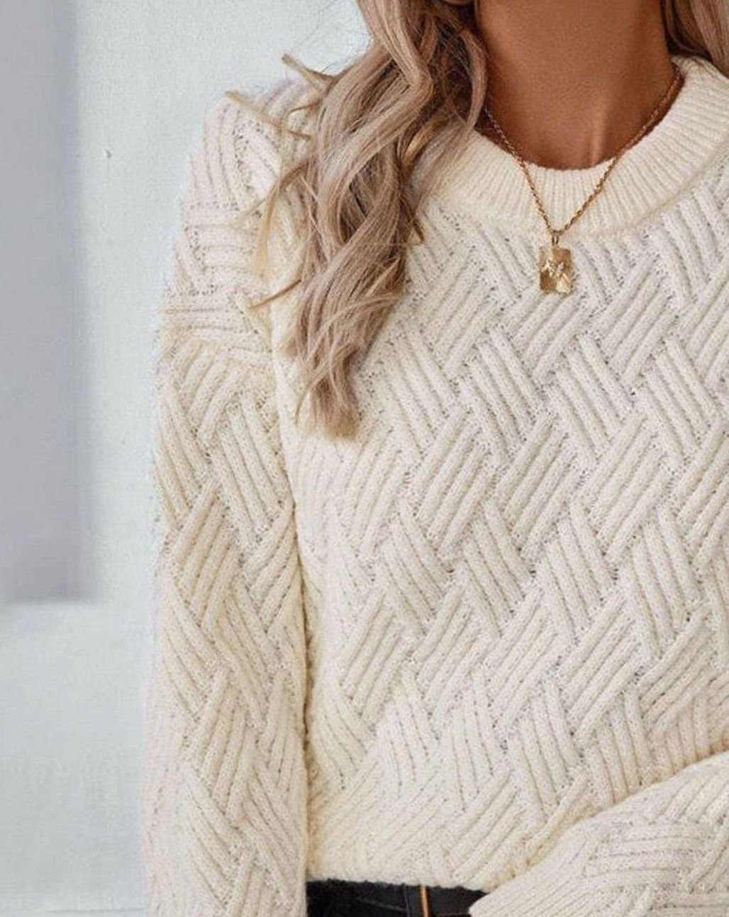 Women's Geometric Textured Crew-Neck Knitted Jumper