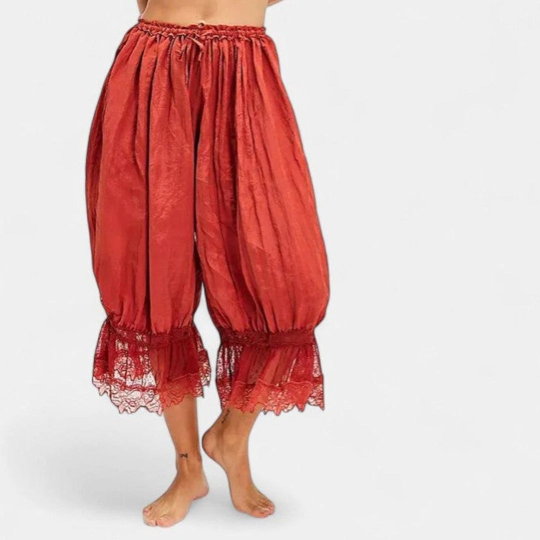 Women's Loose Mid-Rise Lace-Trim Cropped Trousers - Red