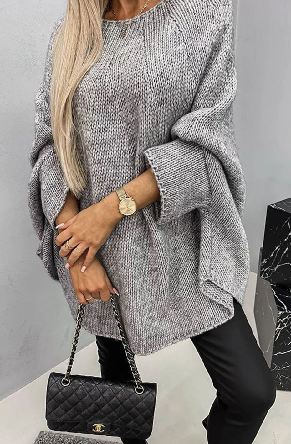 Women's Oversized Batwing-Sleeve Round-Neck Knitted Jumper - Grey