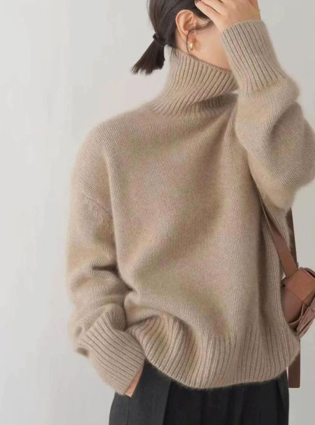 Women's Oversized Cashmere-Feel Turtleneck Jumper