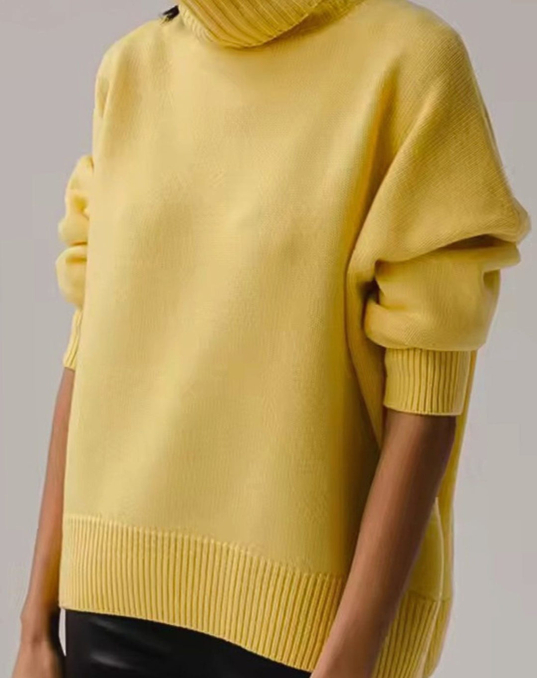 Women's Oversized High-Neck Knit Turtleneck Jumper - Yellow
