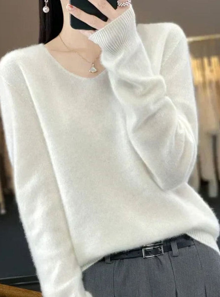 Women's Soft V-Neck Long-Sleeve Knitted Jumper - White