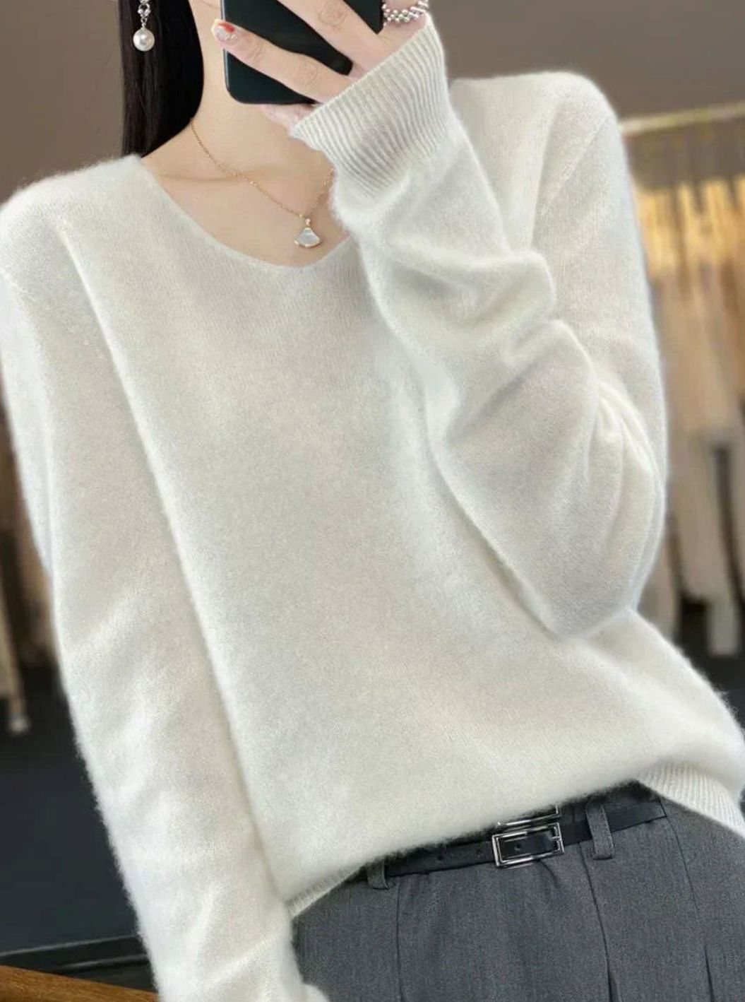 Women's Soft V-Neck Long-Sleeve Knitted Jumper