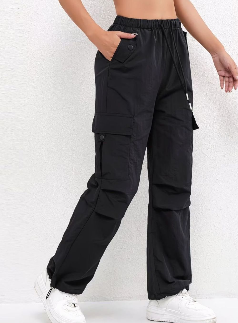 Women's Wide-Leg Cargo Drawstring Parachute Trousers - Black
